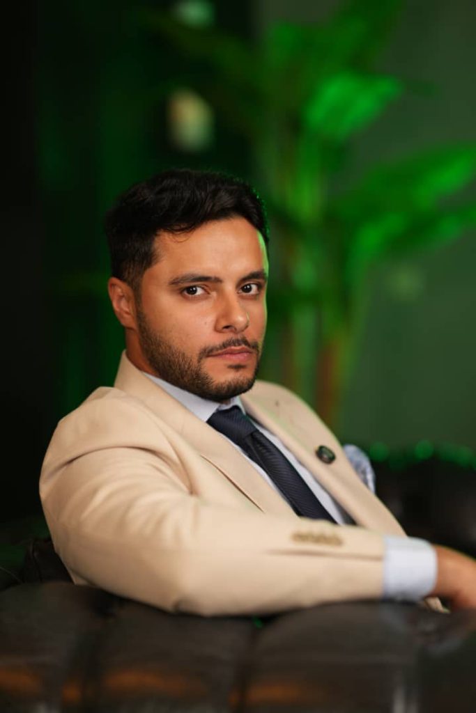 افشین دادگستر بهترین وکیل تهران
