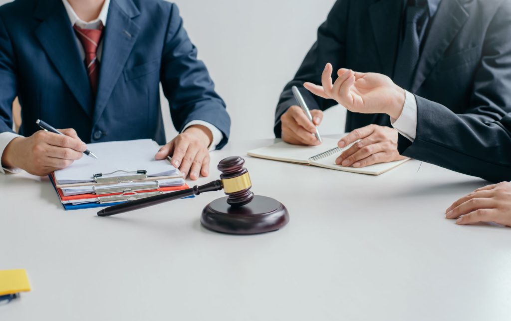 وکیل قراردادهای ملکی